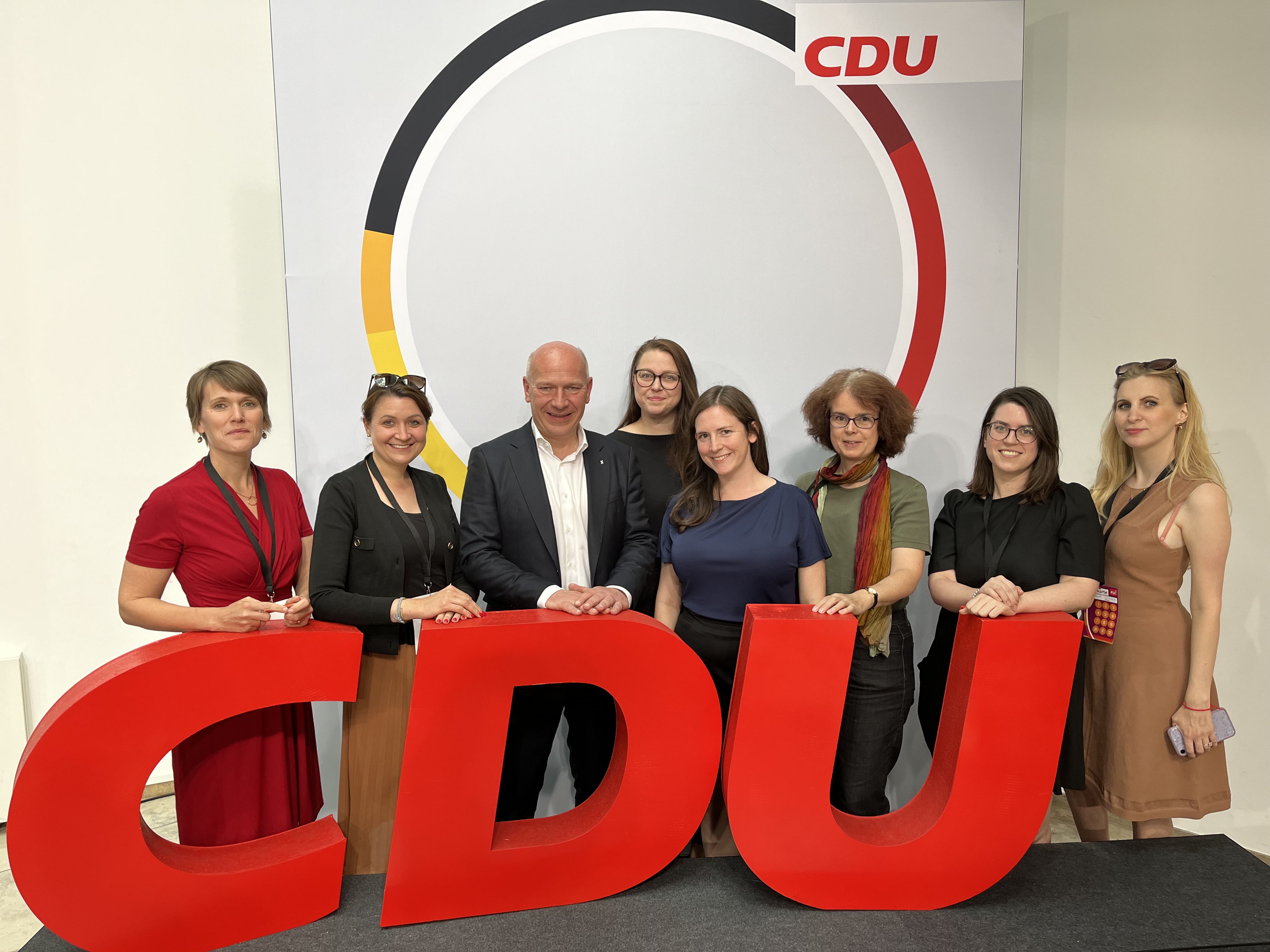 Delegierte der Frauen Union Pankow mit dem Regierenden Brgermeister Kai Wegner